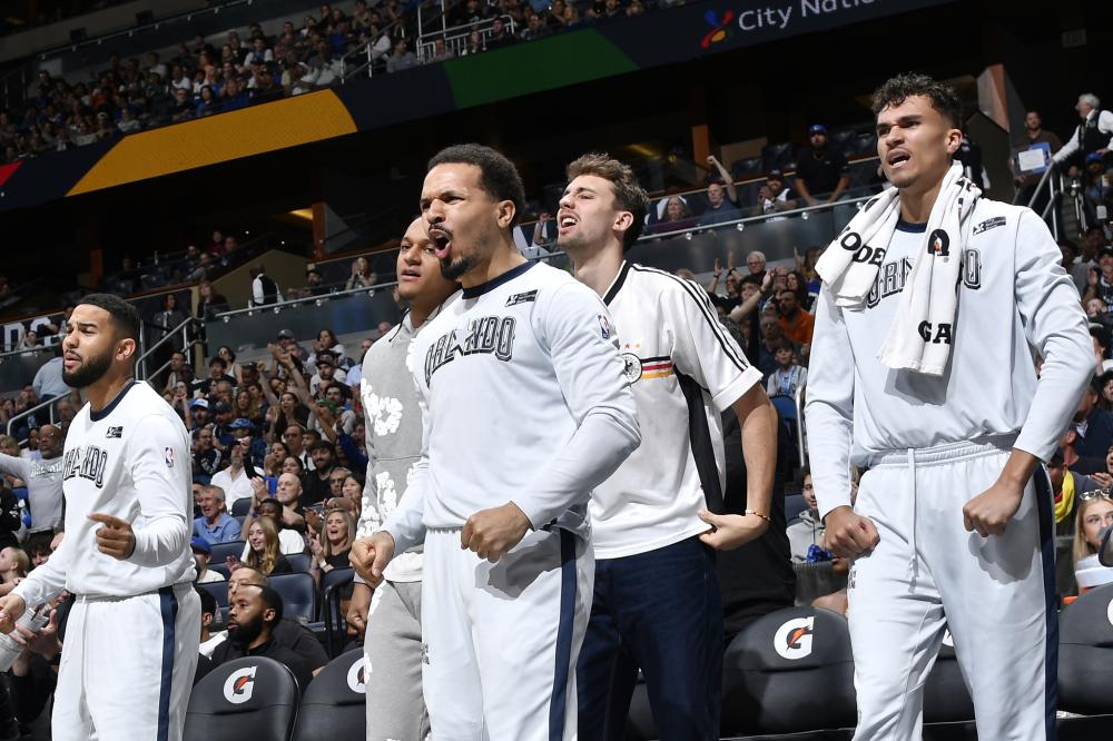 不仅使他们 不仅使他们